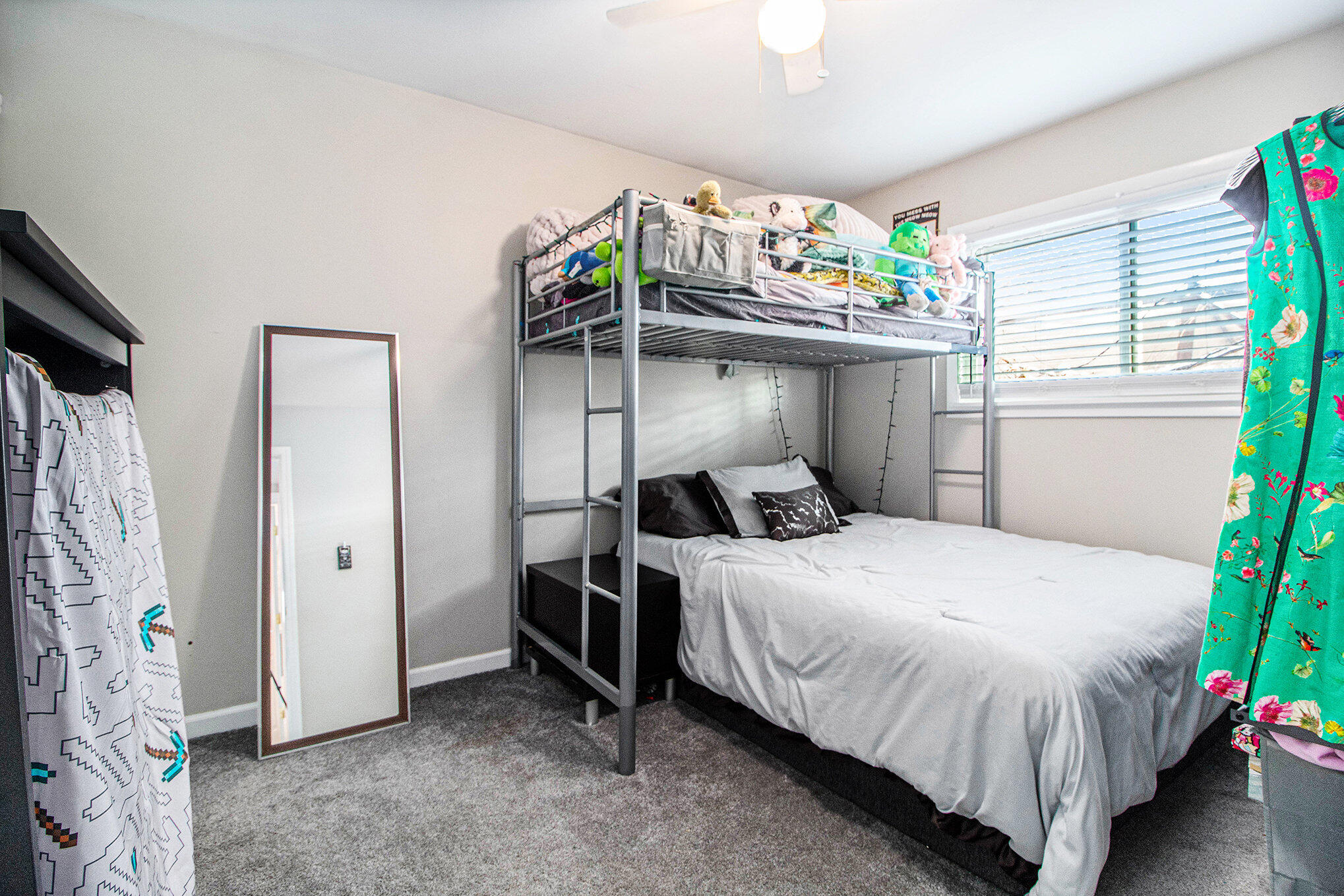 27042 Brettonwoods Street Madison Heights, MI 48071 - Photo 13 of 16 013_img_0974-2_273