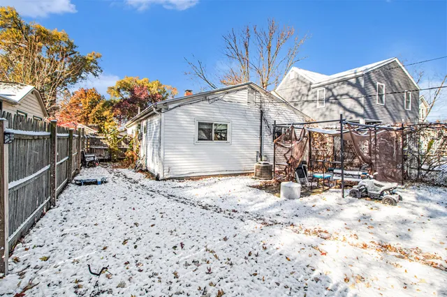 $220,000 | 27042 Brettonwoods Street, Madison Heights, MI 48071