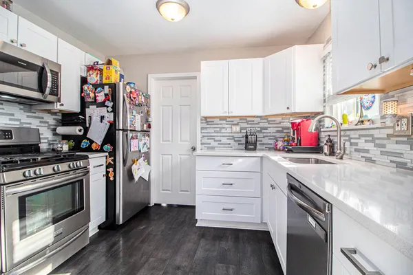 $210,000 | 27042 Brettonwoods Street, Madison Heights, MI 48071