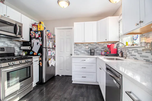 $220,000 | 27042 Brettonwoods Street, Madison Heights, MI 48071