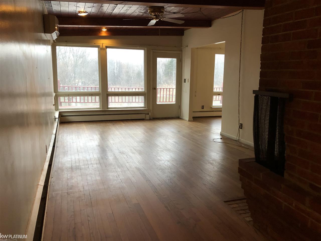 3311 Riverside Drive Port Huron, MI 48060 - Photo 10 of 19 50032255-9.JPG