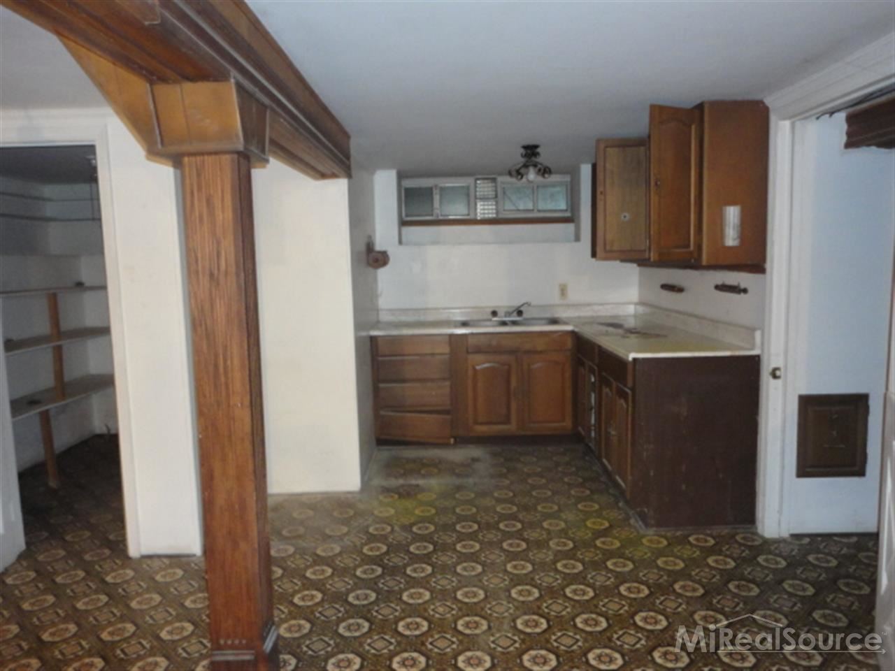 716 East Galbraith Line Road Yale, MI 48097 - Photo 23 of 25 31187163-22.JPG