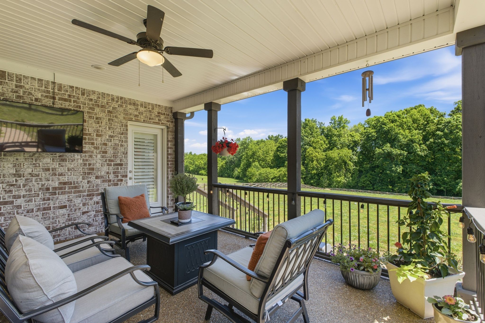 17845 Highway 76 East Springfield, TN 37172 - Photo 44 of 55 a view of a patio with a tv