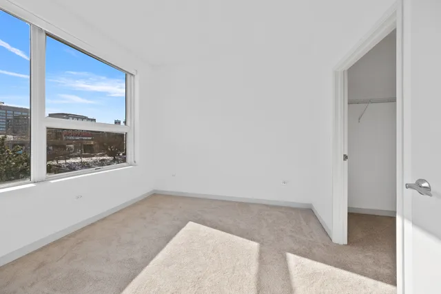 $2,285 | 851 West Grand Avenue, Unit 304, Chicago, IL 60642