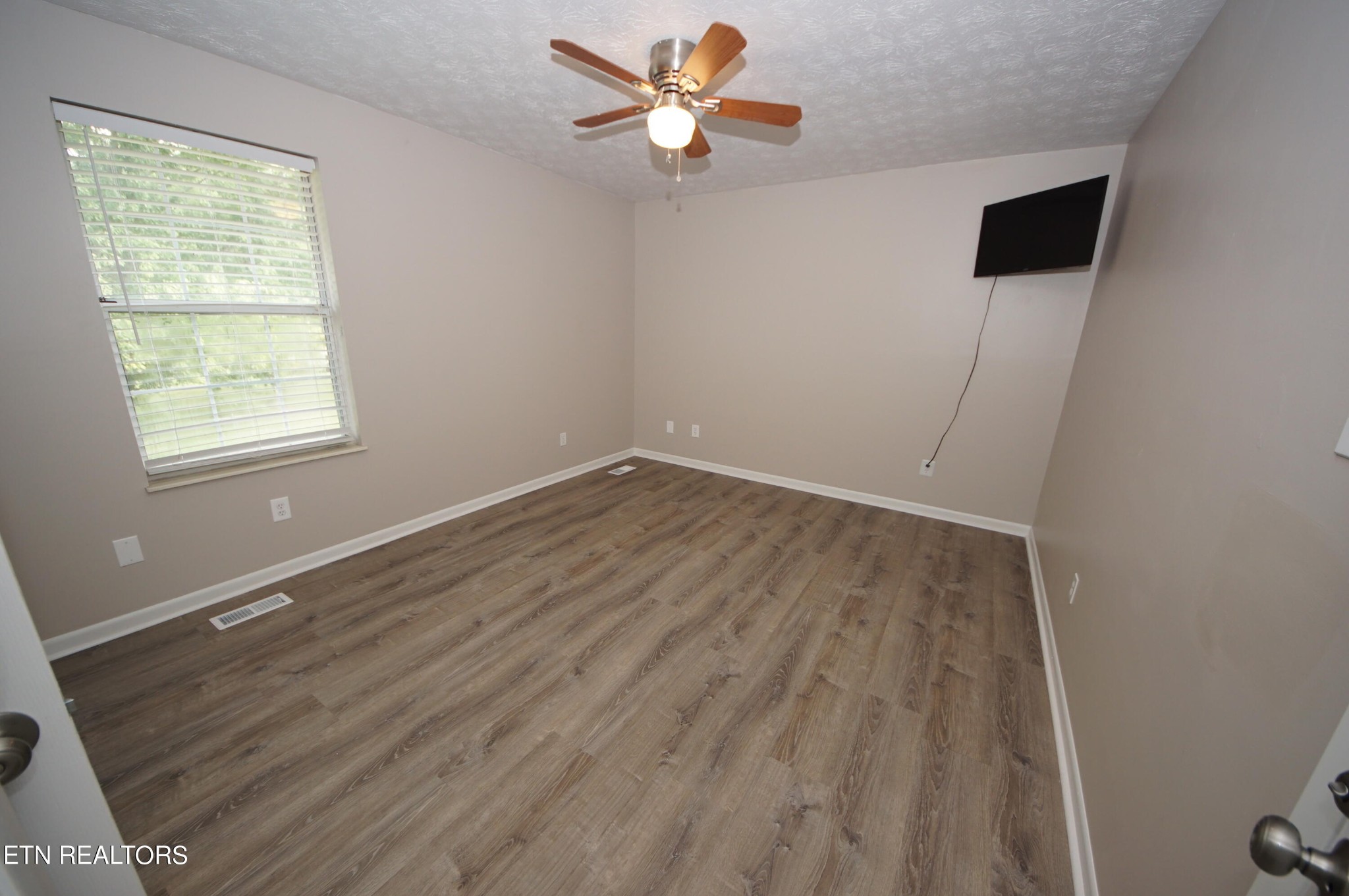 7536 Inverrary Circle, Unit 2 Knoxville, TN 37918 - Photo 7 of 19 Gallery Image 7
