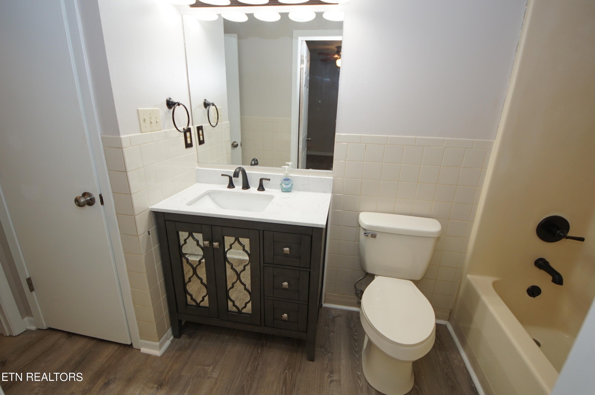 7536 Inverrary Circle, Unit 2 Knoxville, TN 37918 - Photo 8 of 19 Gallery Image 8