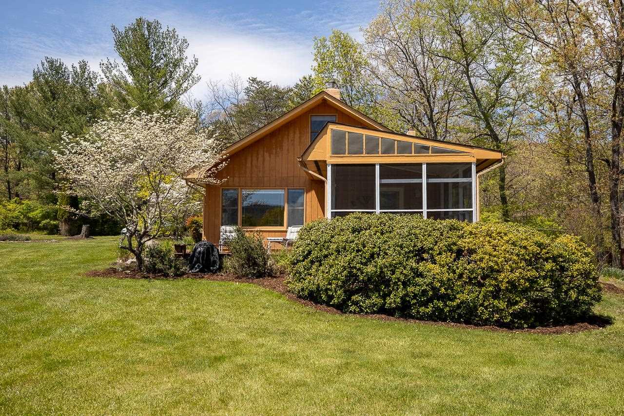 1076 Fort Valley Road Fort Valley, VA 22652 - Photo 34 of 54 a view of a house with backyard and garden