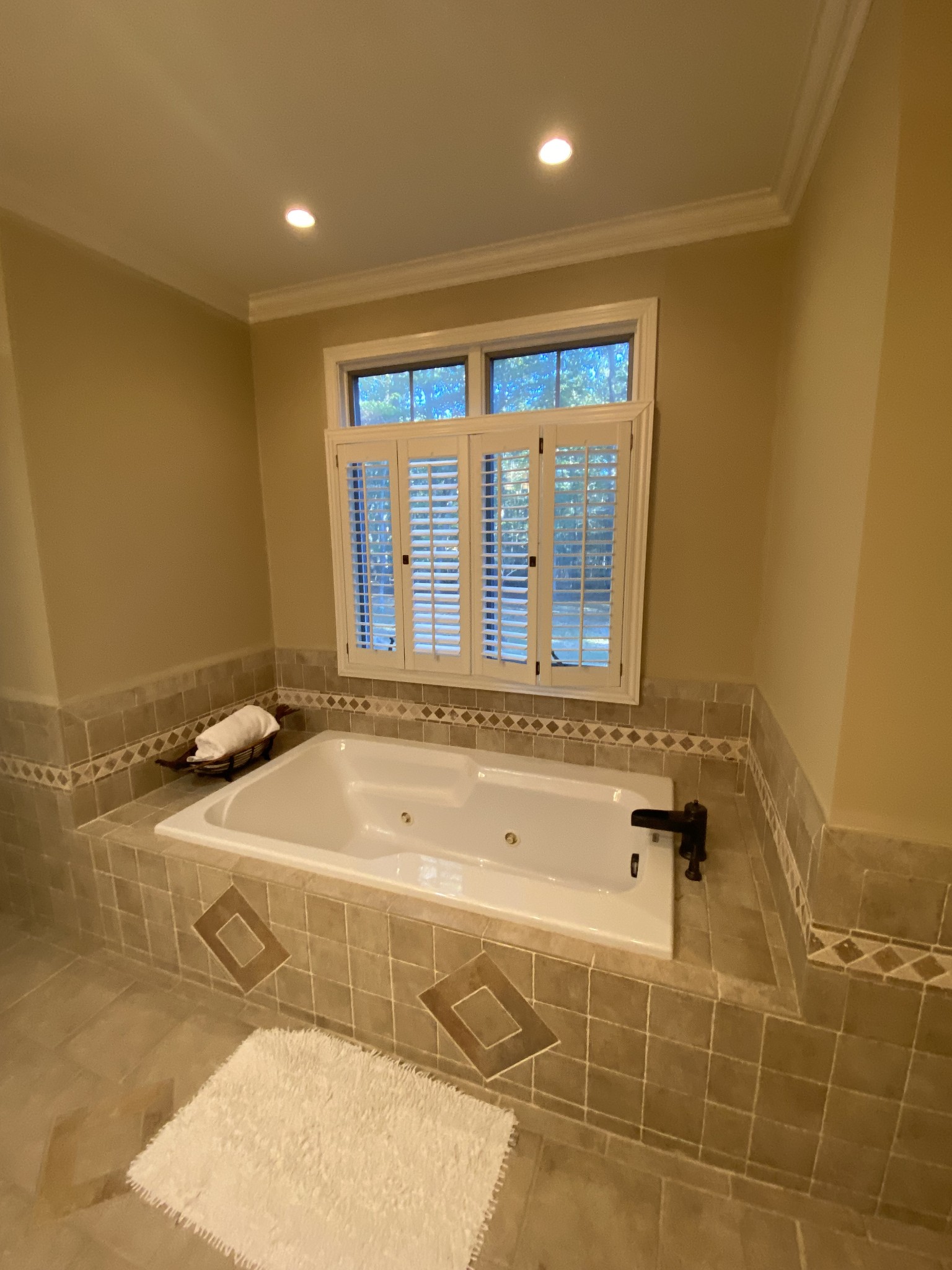 2271 Timberwood Trace Monteagle, TN 37356 - Photo 14 of 22 a bathroom with a tub