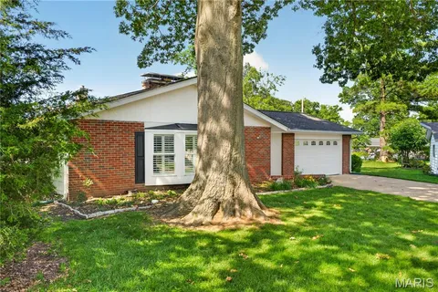 $410,000 | 11929 Paradise Lane, Des Peres, MO 63131