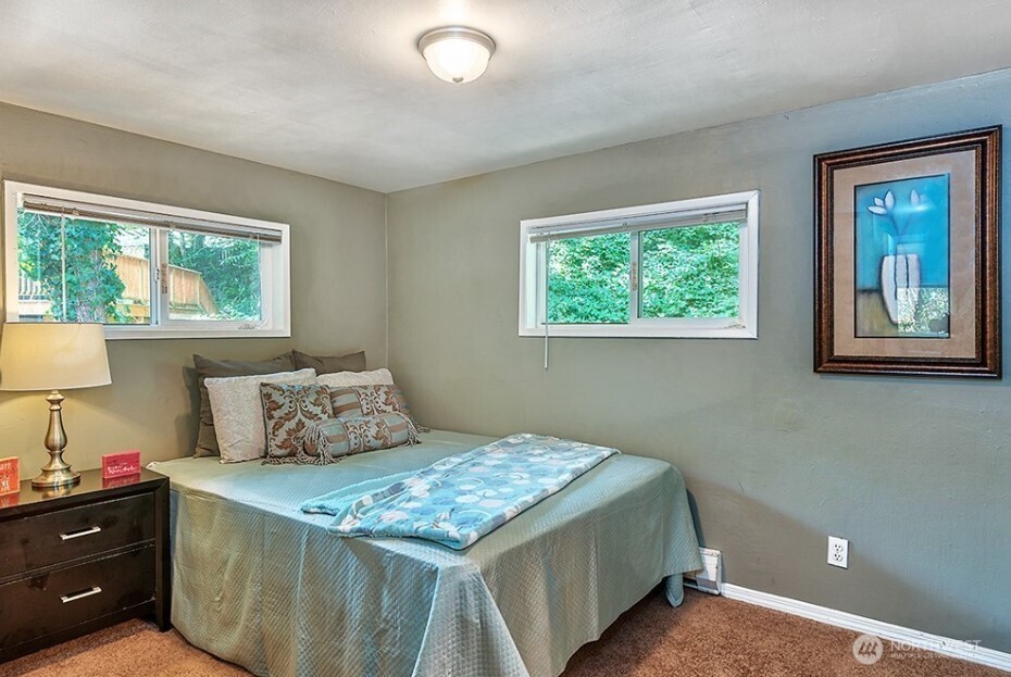 22910 Edmonds Way Edmonds, WA 98020 - Photo 11 of 23