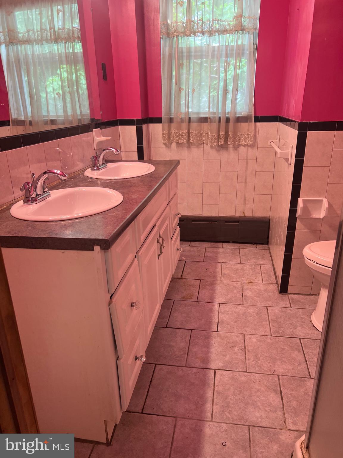 111 Laurel Road Sharon Hill, PA 19079 - Photo 12 of 32 Gallery Image 12