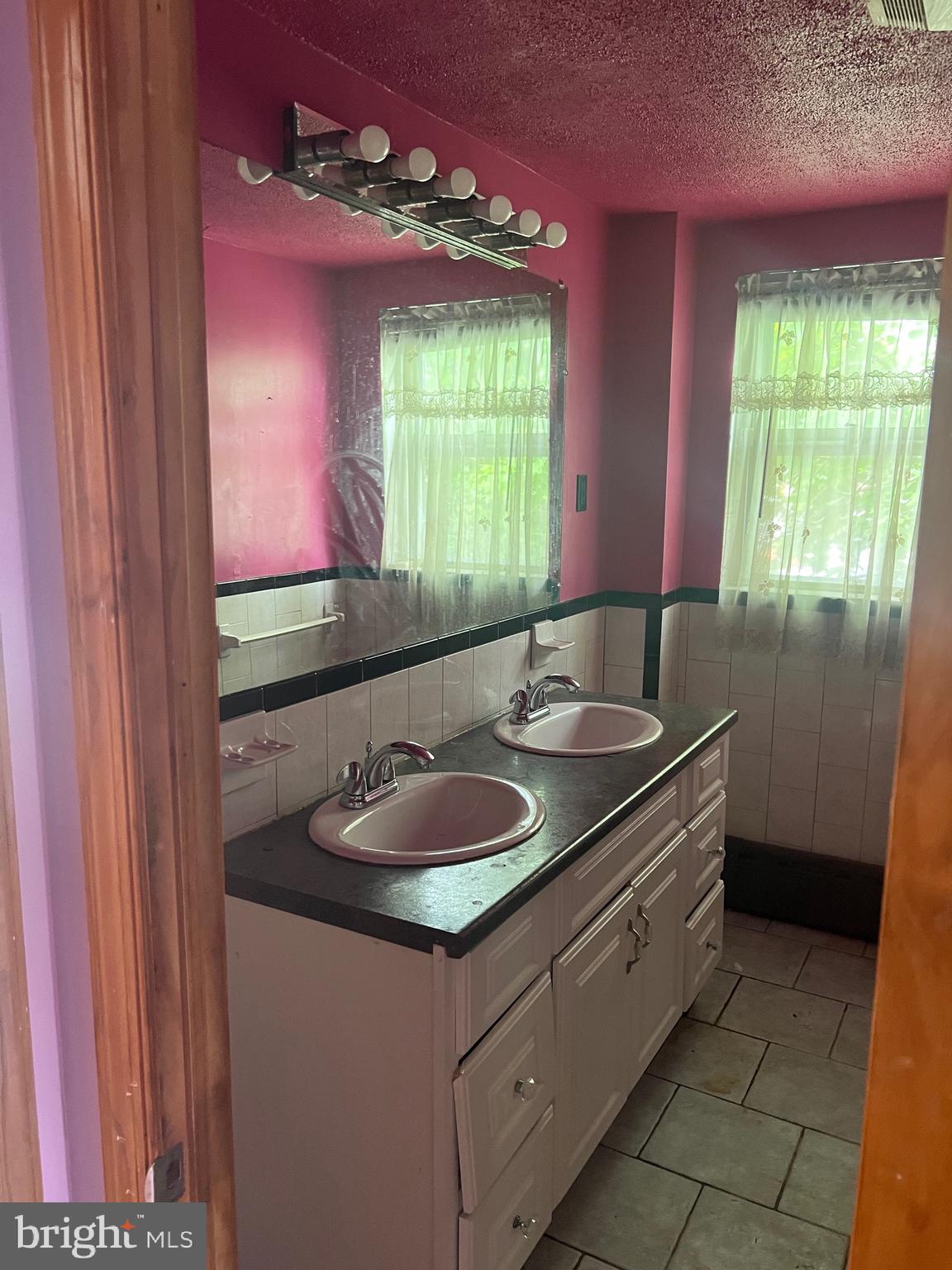 111 Laurel Road Sharon Hill, PA 19079 - Photo 20 of 32 Gallery Image 20