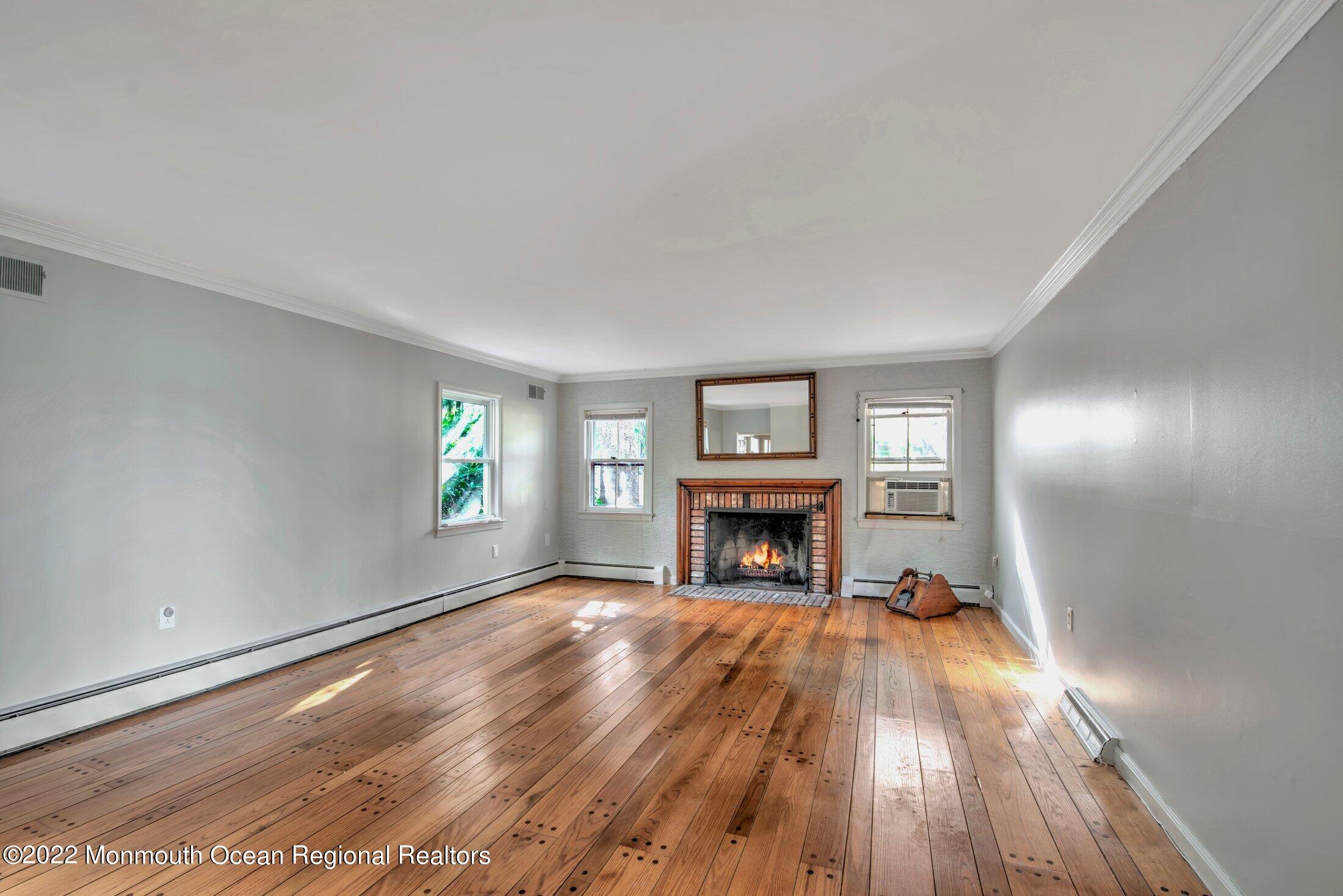 284 Millstone Road Millstone Township, NJ 08535 - Photo 17 of 36 FAMILY ROOM