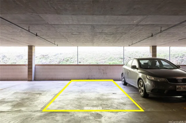 $305,000 | 1060 Kamehameha Highway, Unit 1902B, Pearl City, HI 96782