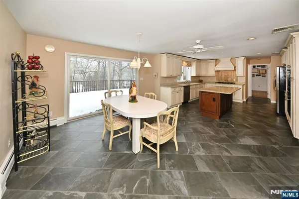 $1,650,000 | 513 Lydia Lane, Wyckoff, NJ 07481