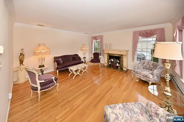 $1,650,000 | 513 Lydia Lane, Wyckoff, NJ 07481