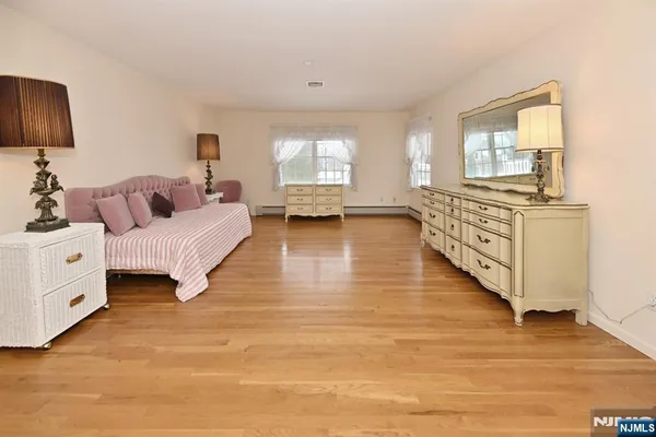 $1,650,000 | 513 Lydia Lane, Wyckoff, NJ 07481