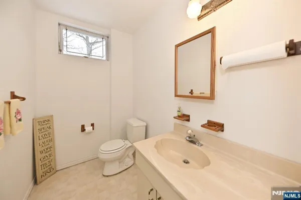 $1,650,000 | 513 Lydia Lane, Wyckoff, NJ 07481