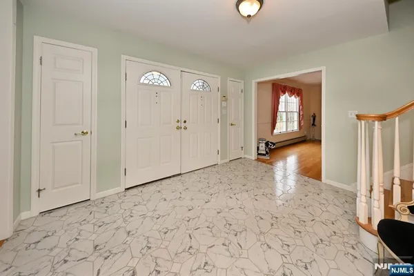 $1,650,000 | 513 Lydia Lane, Wyckoff, NJ 07481