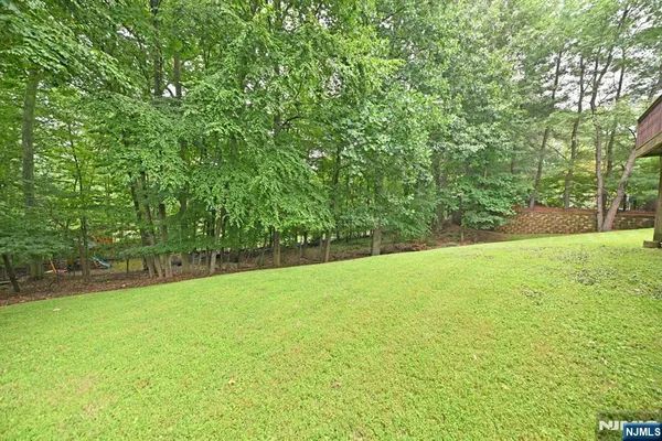 $1,650,000 | 513 Lydia Lane, Wyckoff, NJ 07481