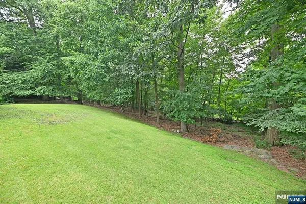 $1,650,000 | 513 Lydia Lane, Wyckoff, NJ 07481