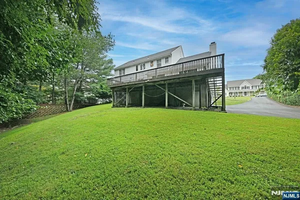 $1,650,000 | 513 Lydia Lane, Wyckoff, NJ 07481