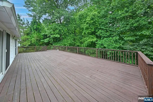 $1,650,000 | 513 Lydia Lane, Wyckoff, NJ 07481