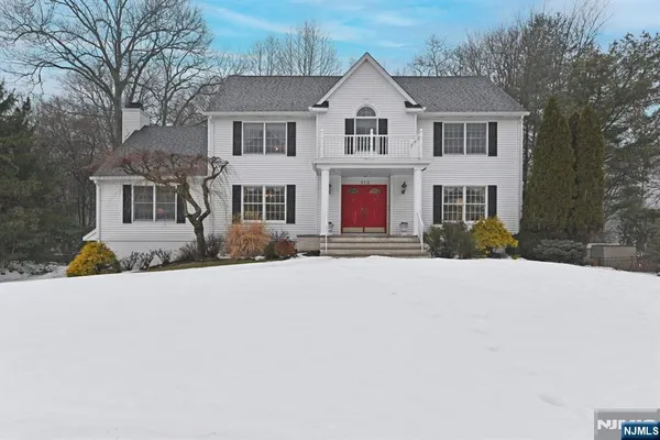 $1,650,000 | 513 Lydia Lane, Wyckoff, NJ 07481