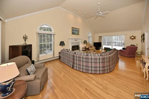 $1,650,000 | 513 Lydia Lane, Wyckoff, NJ 07481