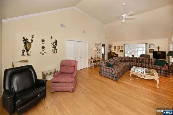 $1,650,000 | 513 Lydia Lane, Wyckoff, NJ 07481