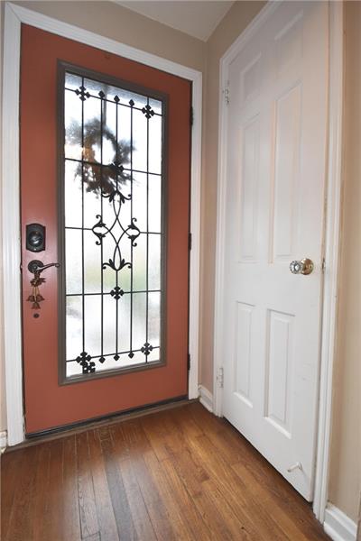 314 Old Farm Road Pittsburgh, PA 15228 - Photo 2 of 25 Gallery Image 2