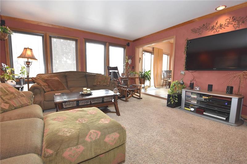 314 Old Farm Road Pittsburgh, PA 15228 - Photo 12 of 25 Gallery Image 12