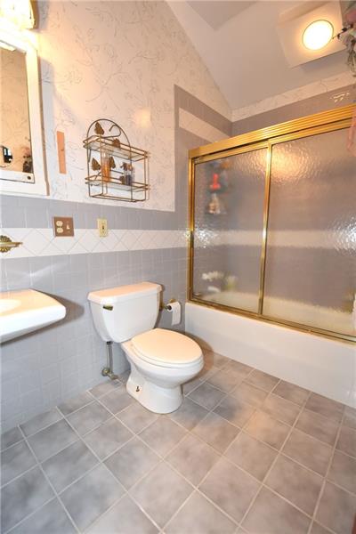 314 Old Farm Road Pittsburgh, PA 15228 - Photo 15 of 25 Gallery Image 15