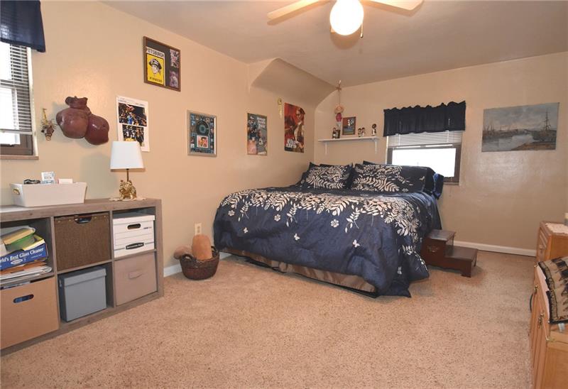 314 Old Farm Road Pittsburgh, PA 15228 - Photo 16 of 25 Gallery Image 16