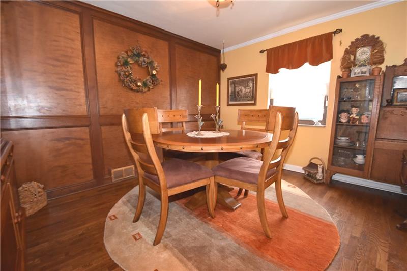 314 Old Farm Road Pittsburgh, PA 15228 - Photo 5 of 25 Gallery Image 5