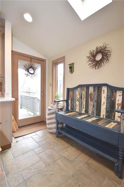 314 Old Farm Road Pittsburgh, PA 15228 - Photo 10 of 25 Gallery Image 10