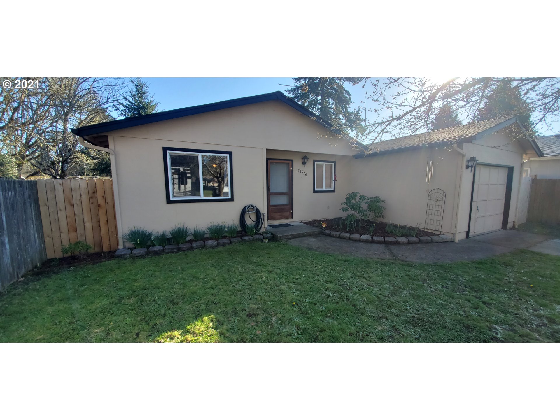 24920 Dunham Road Veneta, OR 97487 - Photo 2 of 17 Gallery Image 2