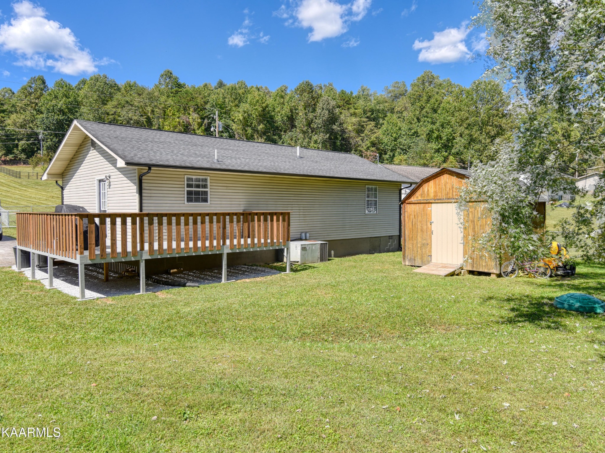 1141 Loop Road La Follette, TN 37766 - Photo 19 of 23