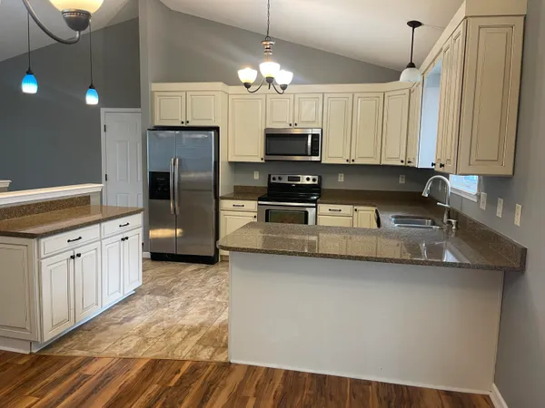 $274,900 | 113 Beacon Ridge Drive, Battle Creek, MI 49017