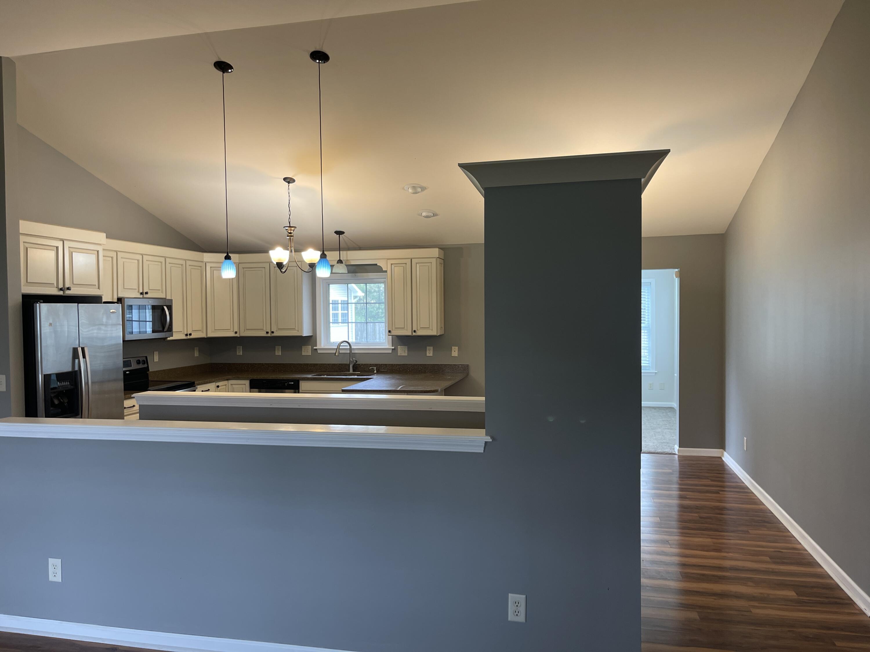 113 Beacon Ridge Drive Battle Creek, MI 49017 - Photo 3 of 53 IMG_5606
