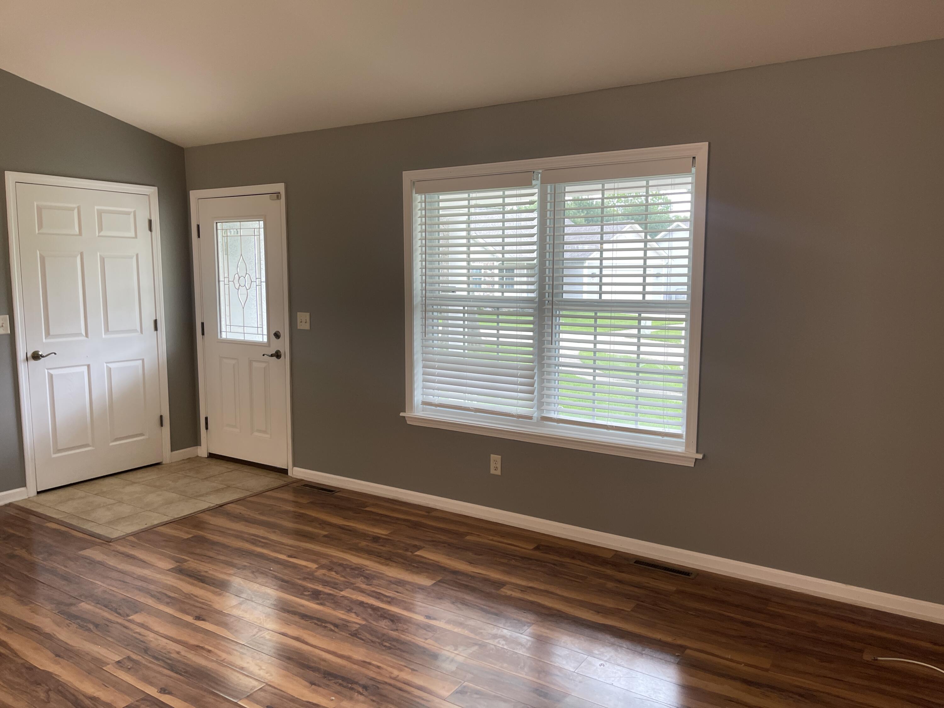 113 Beacon Ridge Drive Battle Creek, MI 49017 - Photo 5 of 53 IMG_5666 2