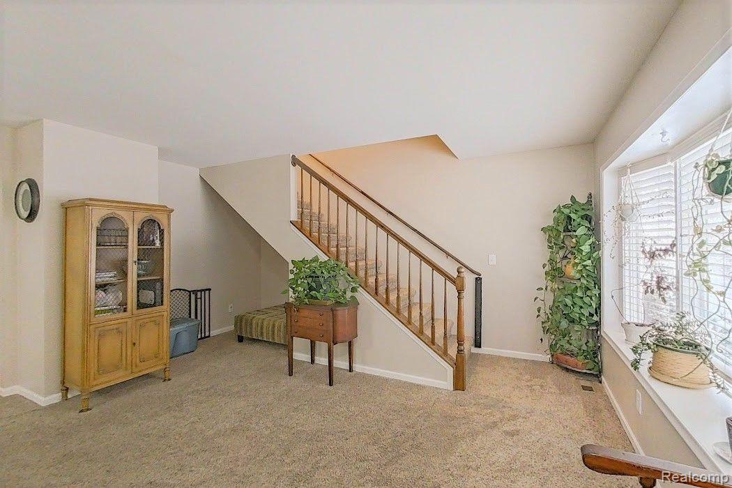 9453 White Lake Road Fenton, MI 48430 - Photo 2 of 48 Gallery Image 2