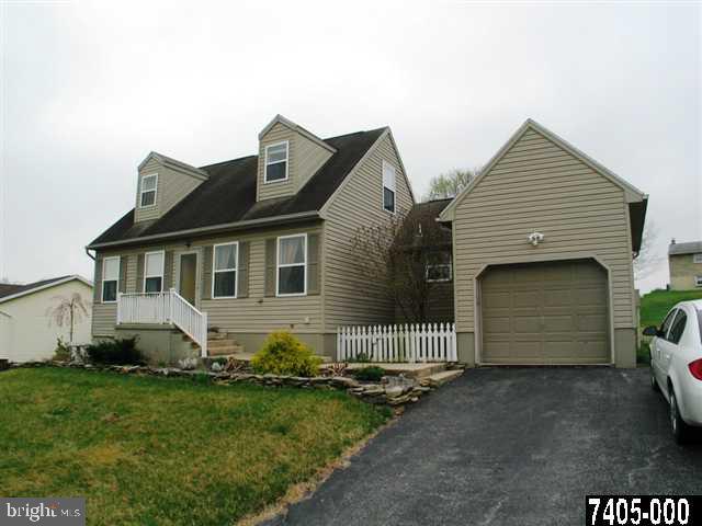 240 Edinburgh Road York, PA 17406 - Photo 1 of 6 Gallery Image 1
