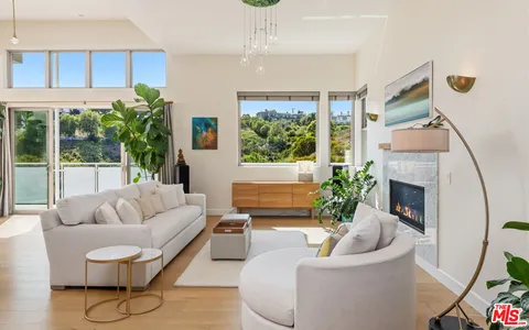 $4,250,000 | 5787 Calpine Drive, Malibu, CA 90265