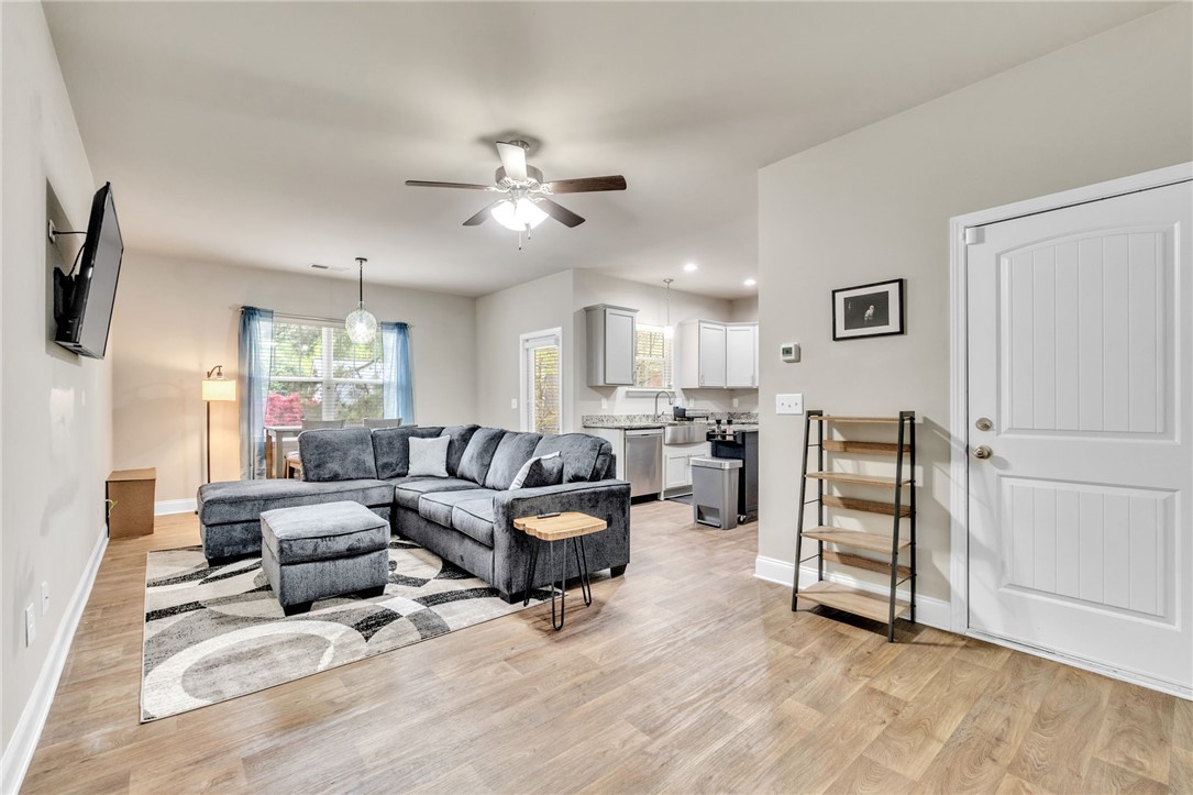 102 Ventura Street Anderson, SC 29621 - Photo 4 of 22 Foyer and living