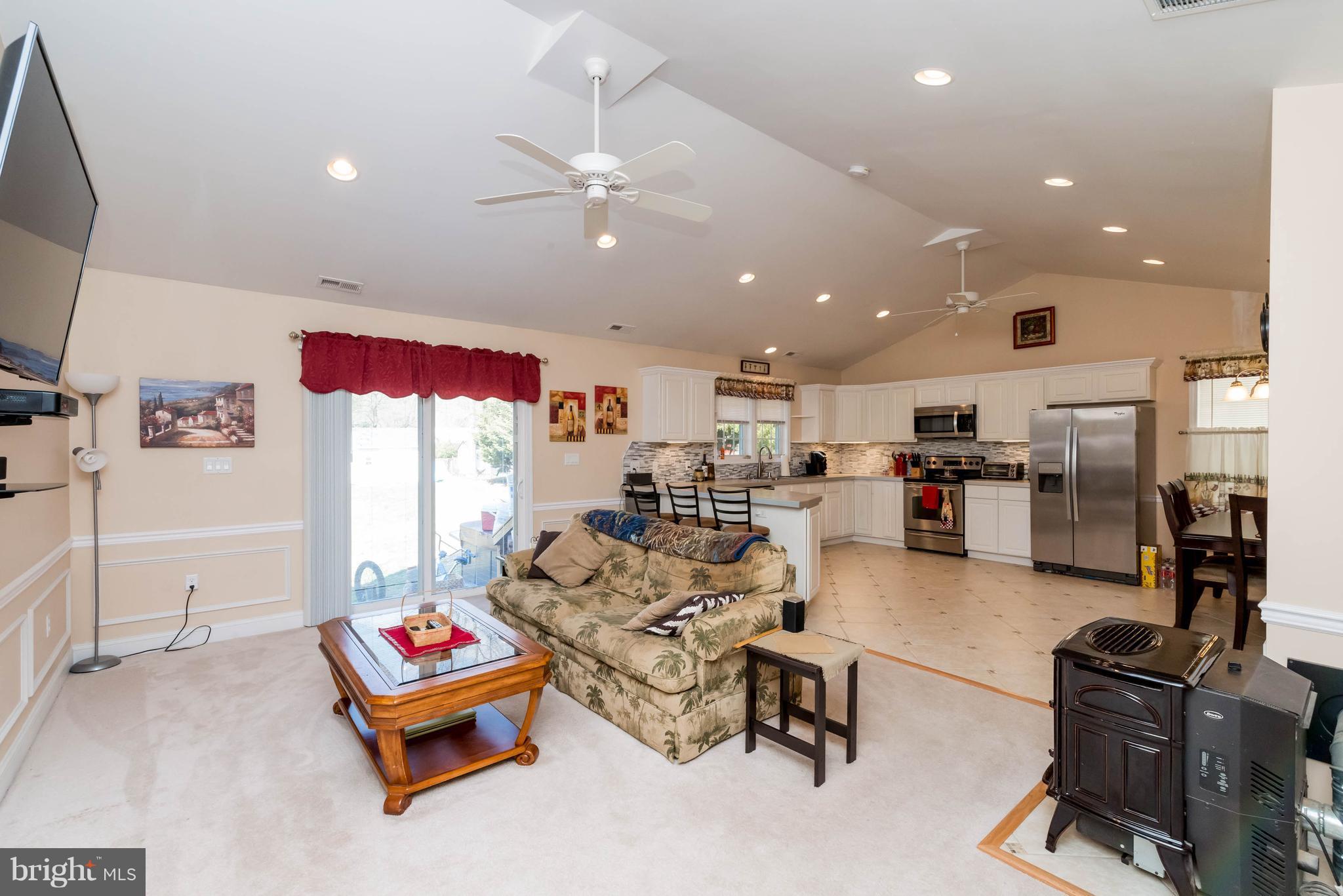 28 Brookfield Road Pasadena, MD 21122 - Photo 3 of 28 Family Room is open to the kitchen