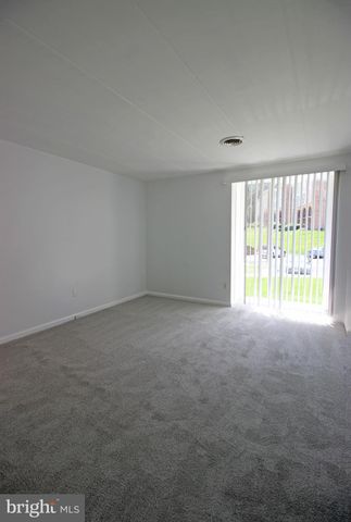 $170,000 | 2630 Wagon Drive, Unit 3C, Alexandria, VA 22303