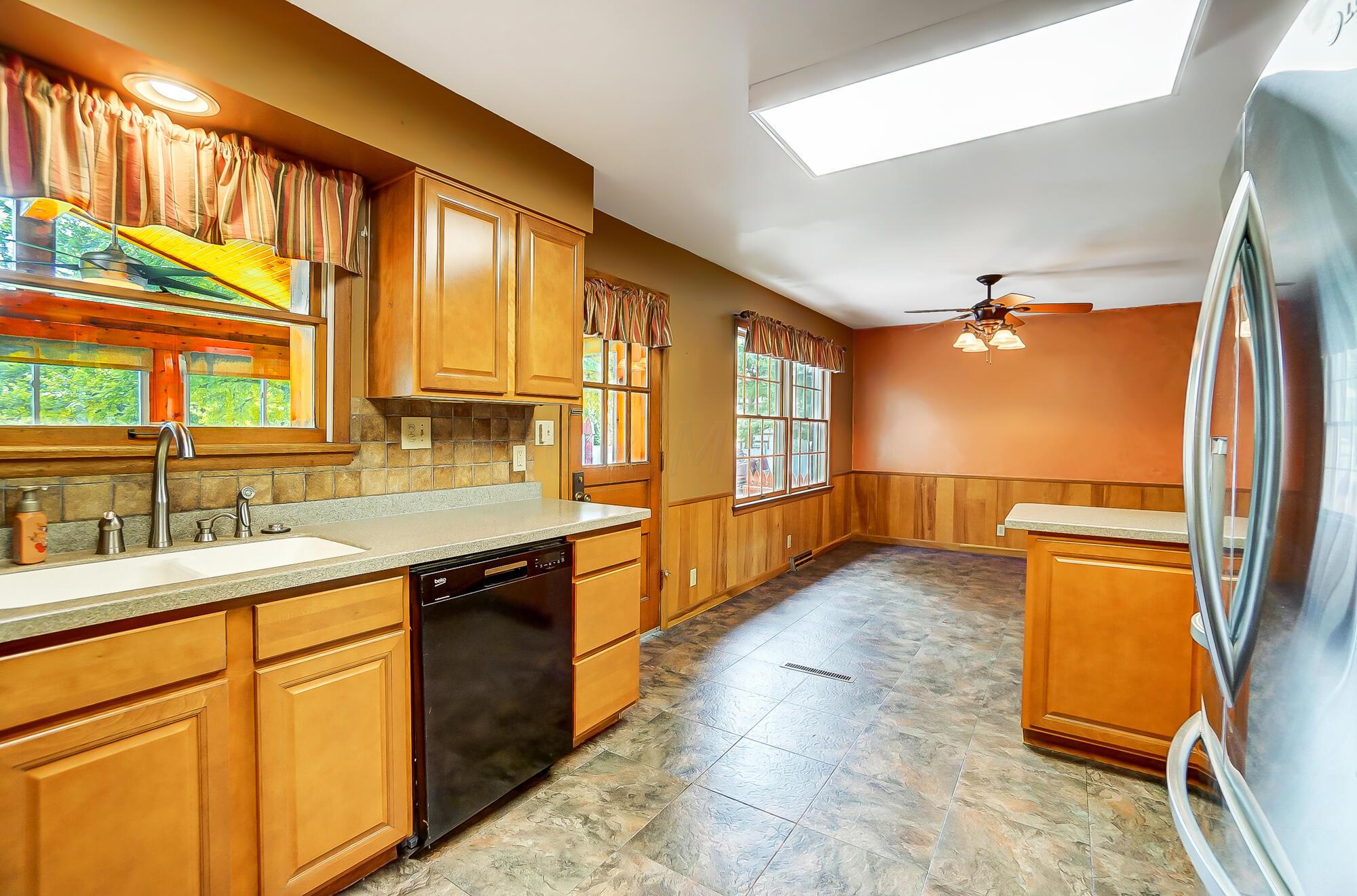 206 Galloway Road Galloway, OH 43119 - Photo 10 of 63 Kitchen