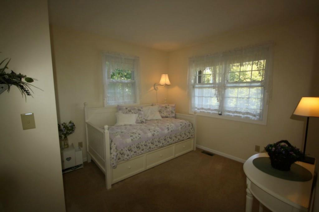 85 Lakeview Road West Boothbay Harbor, ME 04575 - Photo 15 of 24 A second bedroom on this level, with...