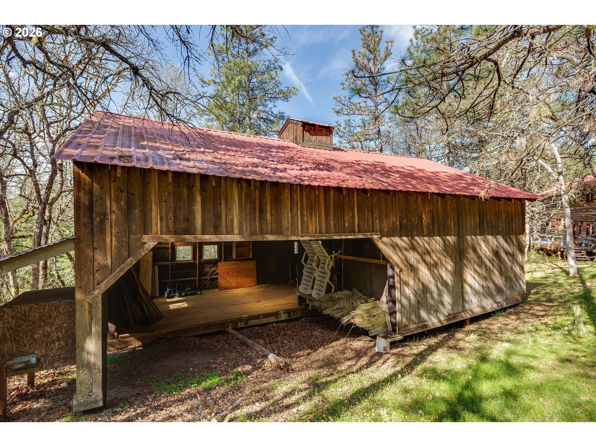 2215 Pine Oak Road Mosier, OR 97040 - Photo 30 of 46 Barn